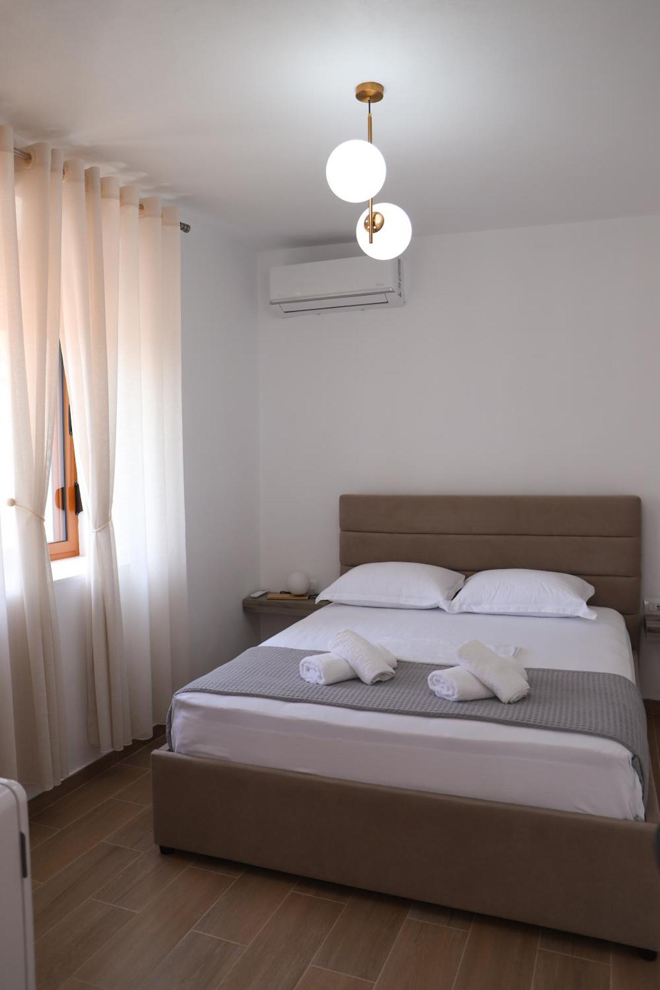 Villa Dona Μπεράτ Εξωτερικό φωτογραφία