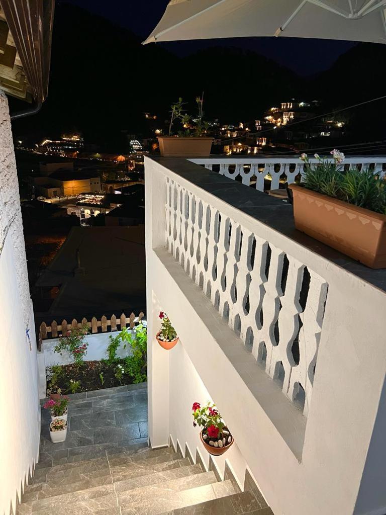 Villa Dona Μπεράτ Εξωτερικό φωτογραφία