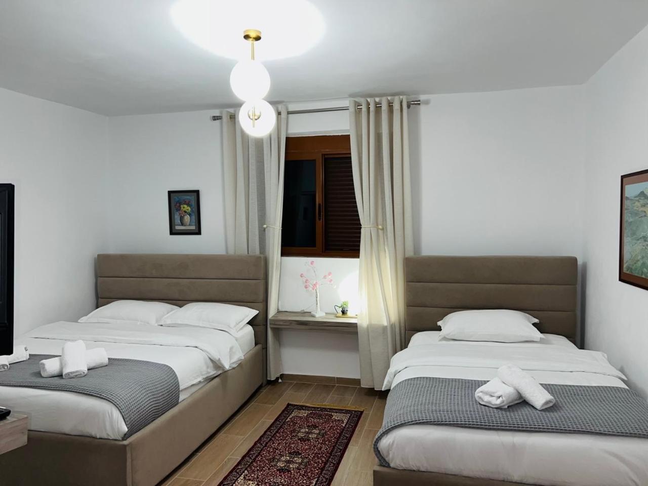 Villa Dona Μπεράτ Εξωτερικό φωτογραφία